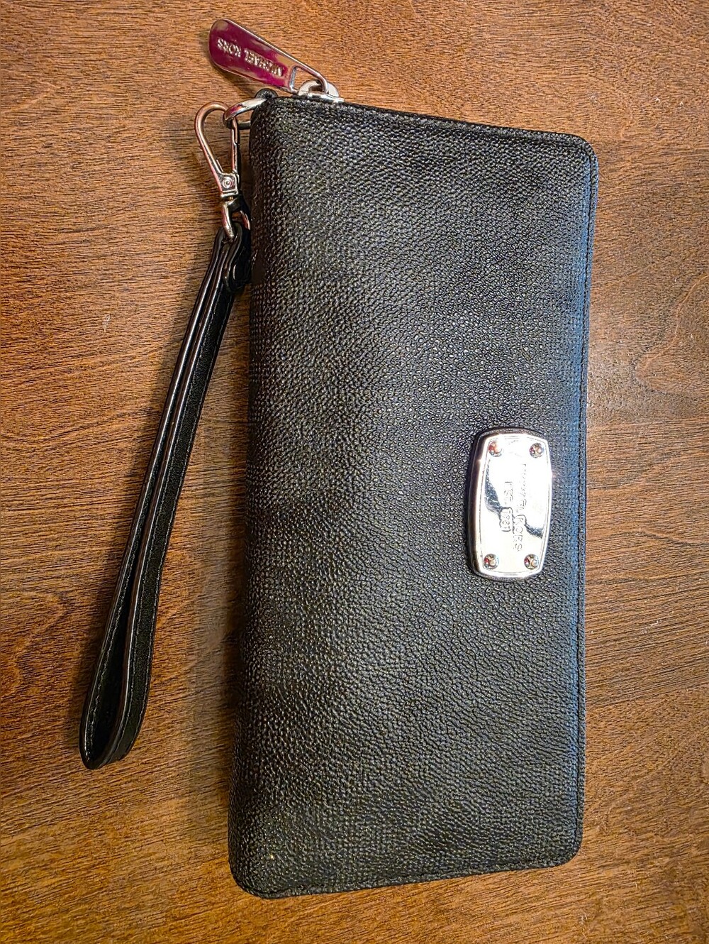Michael Kors Signature Jet Set Zip Around Wallet Wristlet